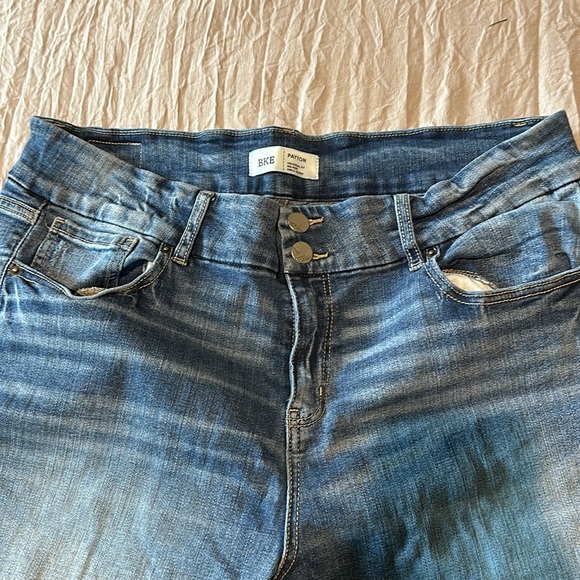 BKE - Picture 3 of 3